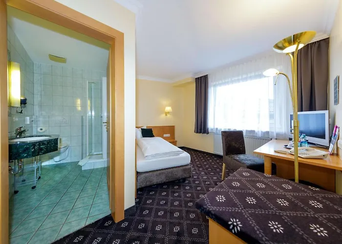 Hotel Zum Adler Nidderau photo