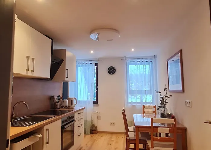 Schoene Ferienwohnung Mit Balkon Und Terrasse In Ruhiger Lage Helsa photo