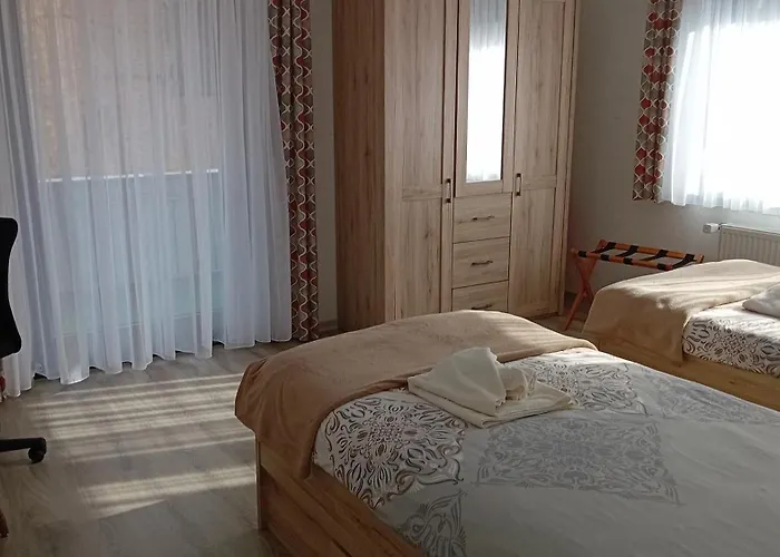 RJS Lambach GbR, Ferienwohnung am Dorfplatz Waldkappel Foto