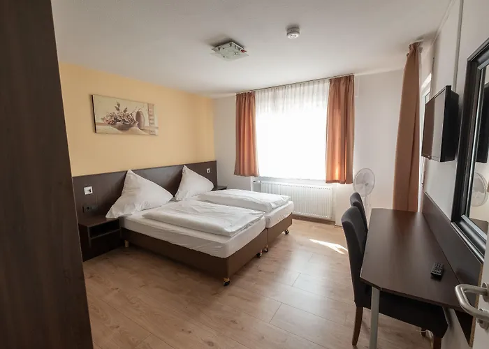 Schnitzelhaus Und Pension Stadt Rosbach Rosbach vor der Höhe foto